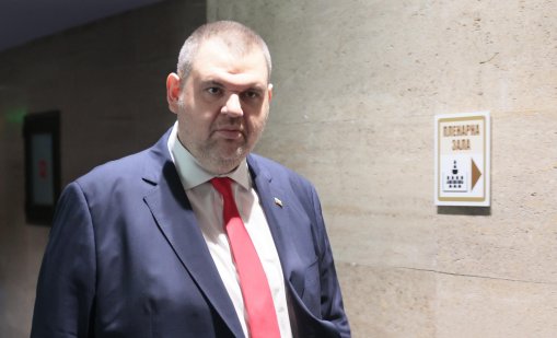“Да, България” със сигнал до САЩ: Пеевски нарушава санкциите по “Магнитски”