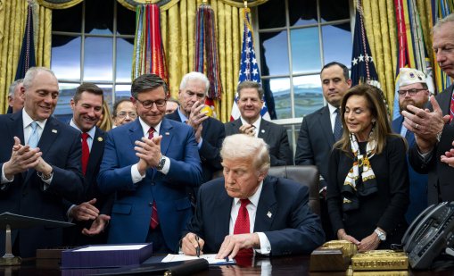 Тръмп подписа закона за край на бюджетната парализа в САЩ