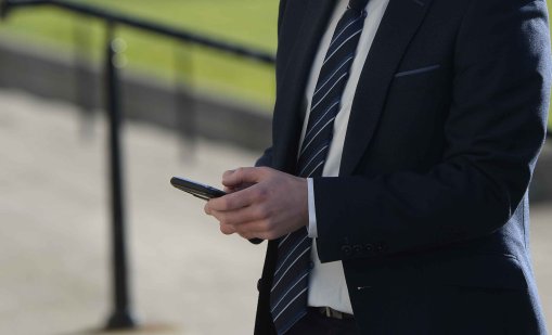 Как Русия е проникнала в iPhone на дисидент с помощта на забранена израелска технология