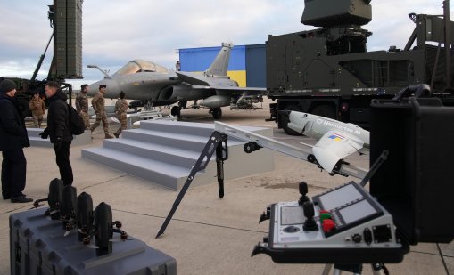 Франция с ново оръжие: дрон-прехващач AST-78 влиза в действие