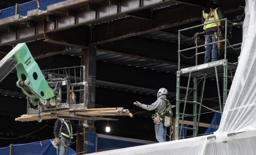 Строителни работници от Непал протестираха в Румъния