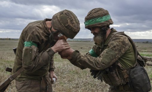За първи път: Украйна евакуира ранен войник с тежък дрон в 75-минутна мисия
