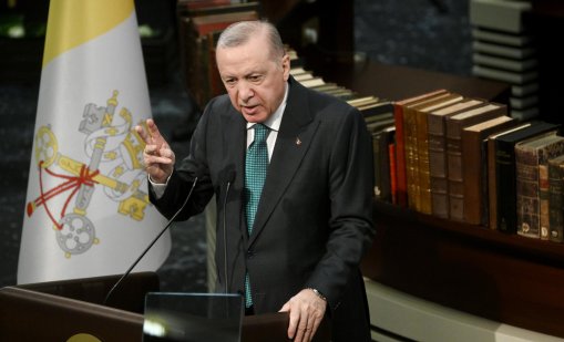 Имперските илюзии на Ердоган и защо прегръдката на Тръмп не стига