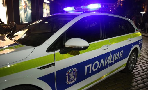 Задържаха двама молдовци, превозвали бежанци край Бургас
