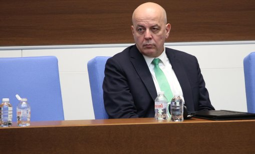Разузнаването търси агенти сред студентите и във фейсбук
