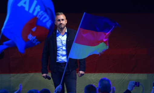 Почитатели на Хитлер: Бивши неонацисти стоят зад изгряващата крайнодясна звезда на Германия