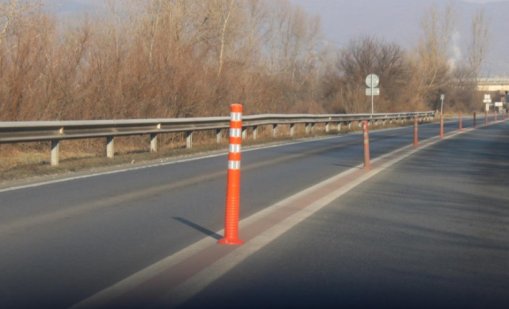 Горски служители блокират пътя край Кресна, искат по-високи заплати