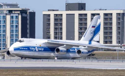 Четири години руски Антонов Ан-124 стои в Торонто, натрупал е сметка от $1,1 млн.