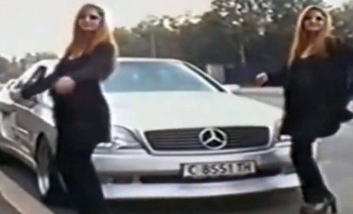 Онлайн се чудят: Къде е редкият "Мерцедес" Koenig Specials на Иво Каримански? 