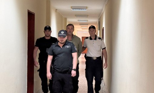 Шефът на ДПС в Бургас Христо Широков излиза от ареста