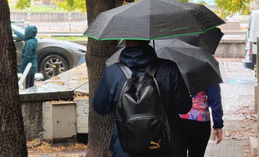 Времето днес: Пак облачно с валежи