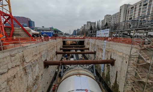 Нов сигнал: Блок в "Слатина" се е напукал заради строежа на метрото