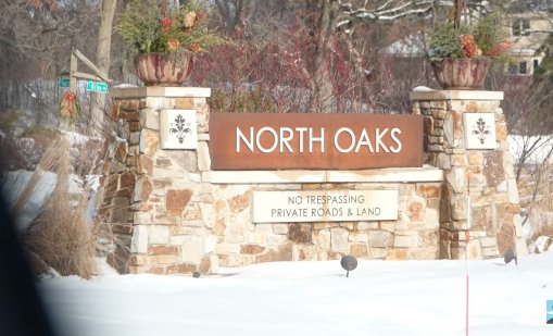 Малкото градче, пълно с богаташи, което Google изтри от картите си ВИДЕО