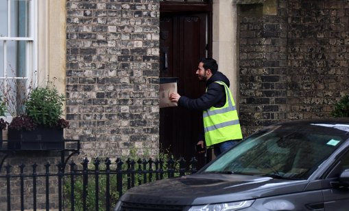 Освободиха бившия посланик Питър Манделсън под гаранция по делото Епстийн