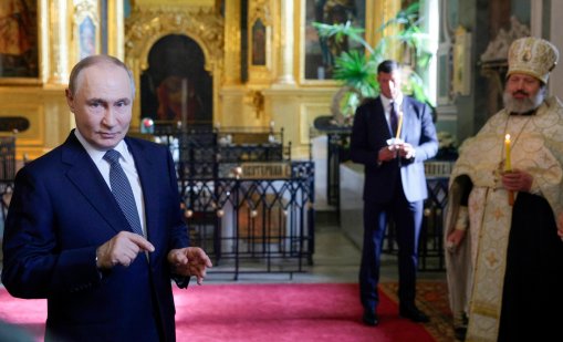 "Ако има Путин, има и Русия": Как поздравиха руския президент за 73-я му рожден ден? ВИДЕО