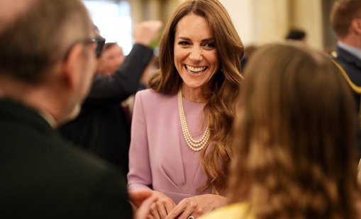 Кейт Мидълтън подноси любимата лилава палитра на Елизабет II