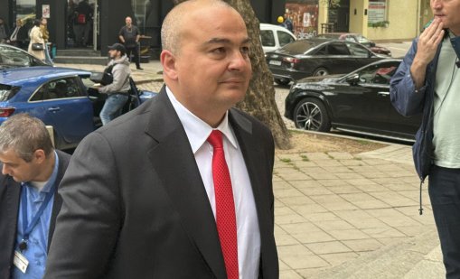 Амбровски: Няма сключен договор за защита от градушки по самолетен способ 