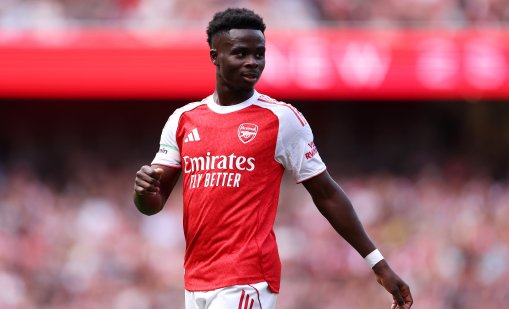 Футболистът на Арсенал Букайо Сака се сгоди