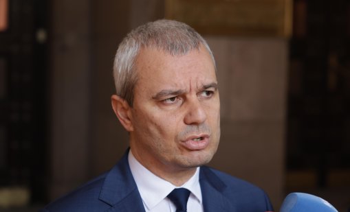 Костадинов: При Румен Радев думите и делата се разминават