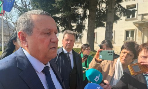 Адемов: Няма да допуснем натиск върху уязвимите групи преди изборите