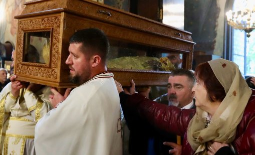 Катедралата &ldquo;Св. Неделя&ldquo; отбелязва празника на свети крал Милутин (СНИМКИ)