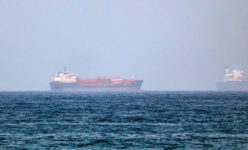 Иран: Ормузкият проток остава затворен, докато не се приемат условията ни
