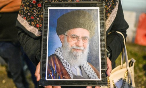 Кой ще замени аятолах Хаменей - умерен лидер или "ирански Путин"?