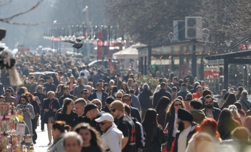 Топим се: Населението на България е 6 423 207 души към 31 декември 2025 г.