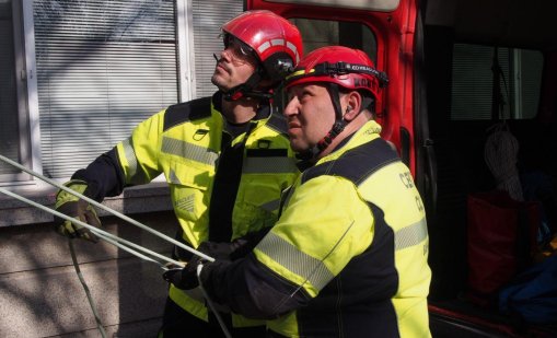 Мъж загина при пожар в къща в София