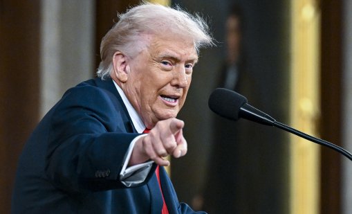 Яростната, рекордно дълга реч на Тръмп: Смаяни демократи, екзалтирани републиканци ВИДЕО