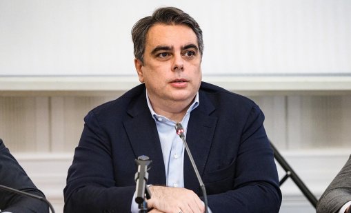 Асен Василев разкритикува Бюджет 2026 заради ръста на административните разходи