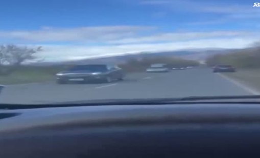 Сини лампи, висока скорост в насрещното: Видео с кортеж на НСО обикаля социалните мрежи