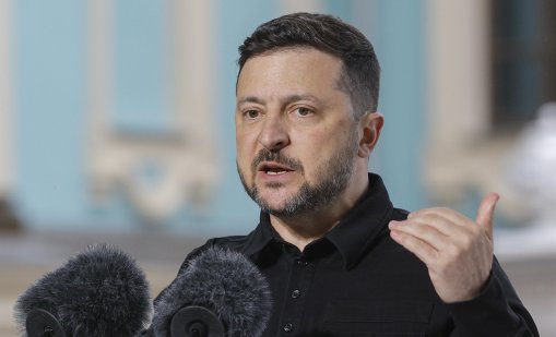 Зеленски убеден: Русия губи не само инициативата, но и войната, ден след ден... 