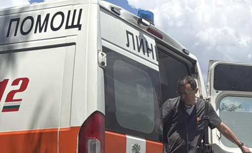 Мъж е с прерязана ръка след трудова злополука в Разградско