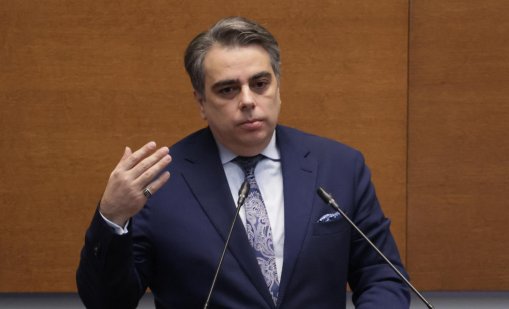 Василев: Искам да погледна в очите хората от площадите и да поискам от тях пълен мандат