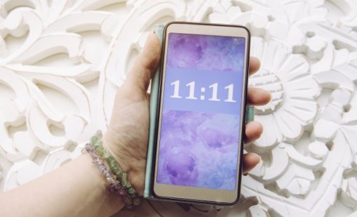 Послания, които носят повтарящите се числа на часовника