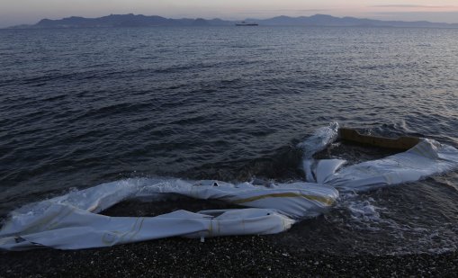 Турски трафикант изхвърли в морето 37 мигранти, едно дете загина