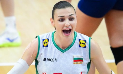 България удари Украйна на европейското по волейбол