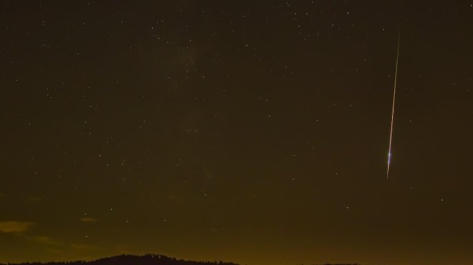 Максимумът на метеорния поток Геминиди за 2025 г. ще настъпи утре