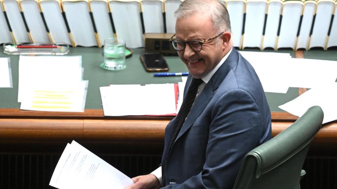 Австралия: първи ден след забраната на социалните мрежи за деца