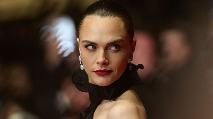 Кара Делевин стана първата хомосексуална жена на корицата на Playboy