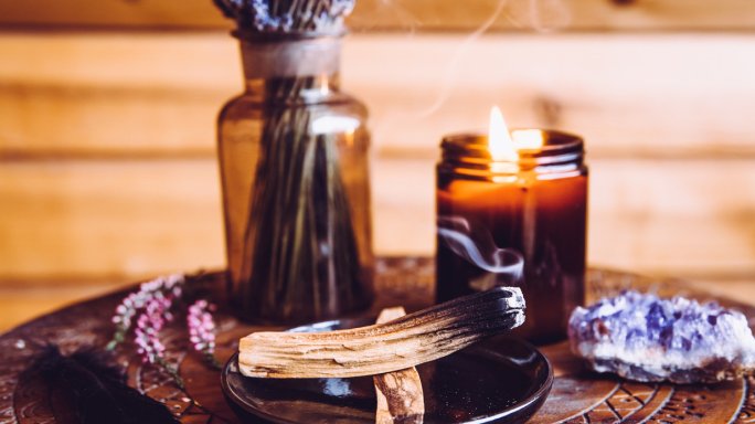 Как да ползваме пало санто при негативна енергия и за повече баланс?