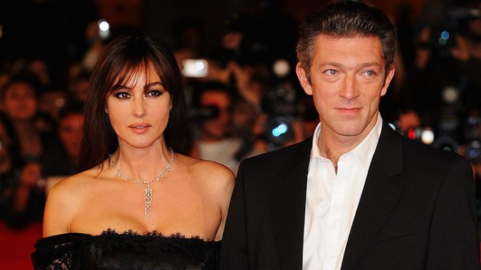 Малката дъщеря на Моника Белучи и Венсан Касел краси корицата на сп. Vogue