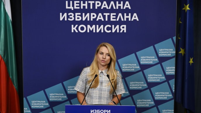 ЦИК: Над 35 500 заявления са подадени в 72 държави за гласуване на изборите