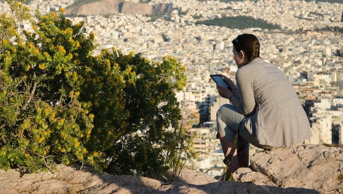 Срещу свръхтуризма: Гърция слага таван на хотелските легла и ограничава Airbnb