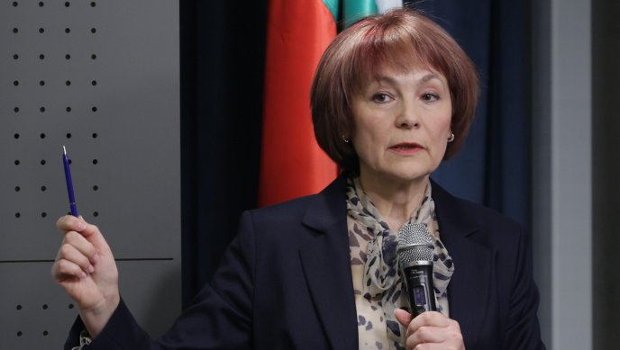 Звучи като виц: ЦИК пита "Сиела Норма" защо са им 40 лопати, било лаптопи