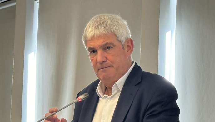 КНСБ: Правителството намалява минималната работна заплата