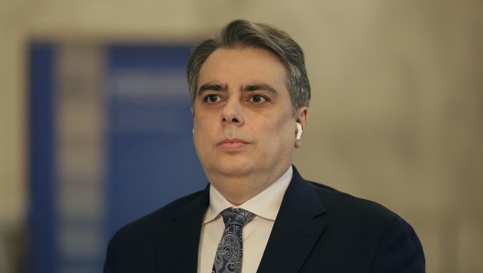 Асен Василев: Искаме мандат от българските граждани за 121 депутати