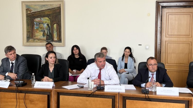 Парламентът ще съдейства за осигуряване на вода в бедстващите райони