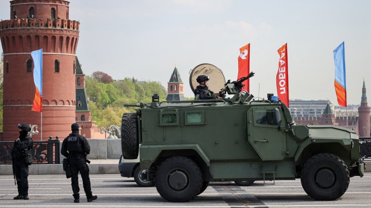 Парадът за Деня на победата в Русия без танкове - знак, че войната в Украйна не върви по план